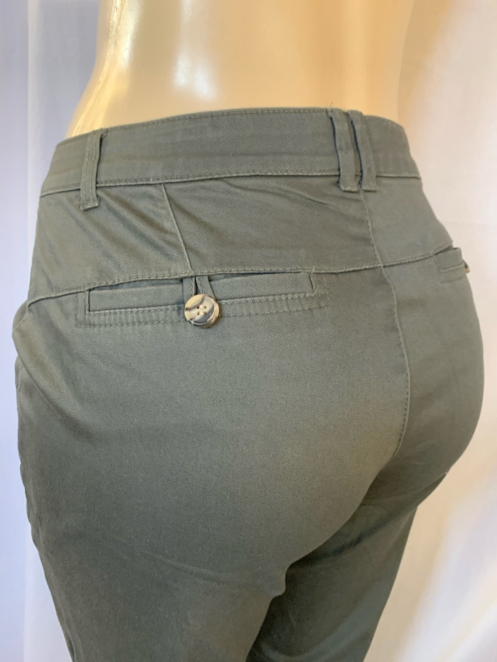 DEMOCRACY Women’s Olive Green Slim Size 6 Freedom Ankle Skimmer NWOT